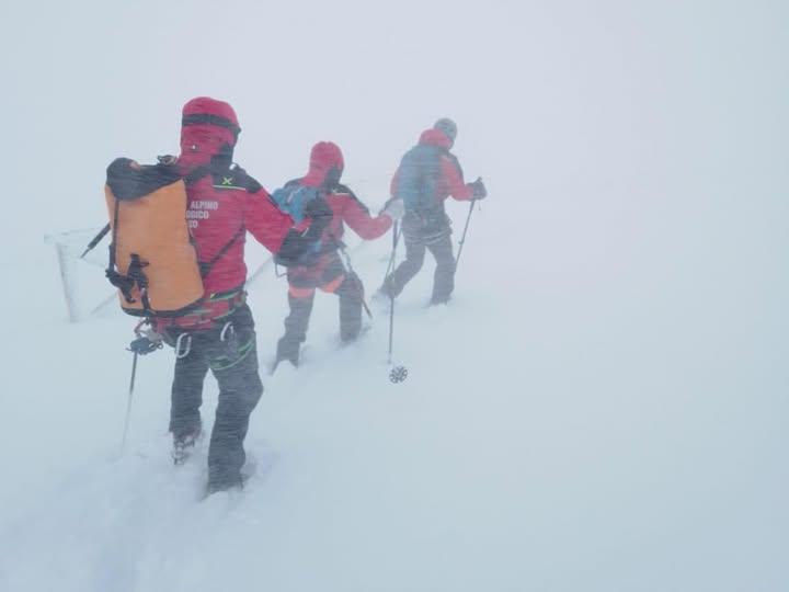 Alpinisti bloccati sul Gran Sasso: maltempo ostacola i soccorsi