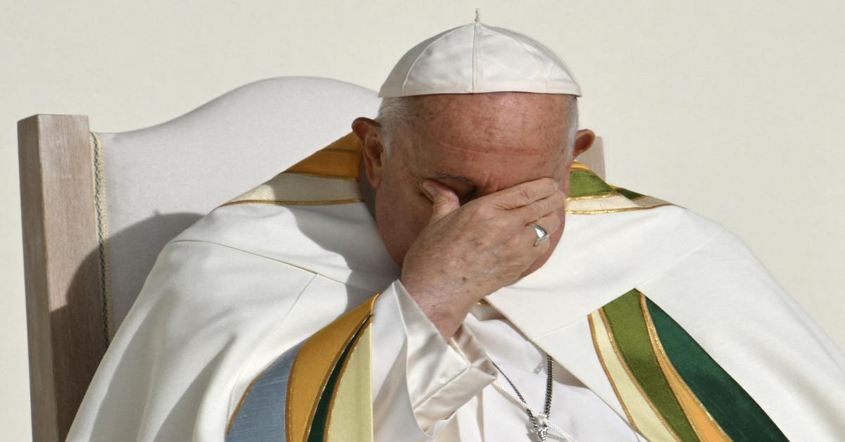 Papa Francesco condanna gli abusi nella Chiesa e chiede ai vescovi di denunciare