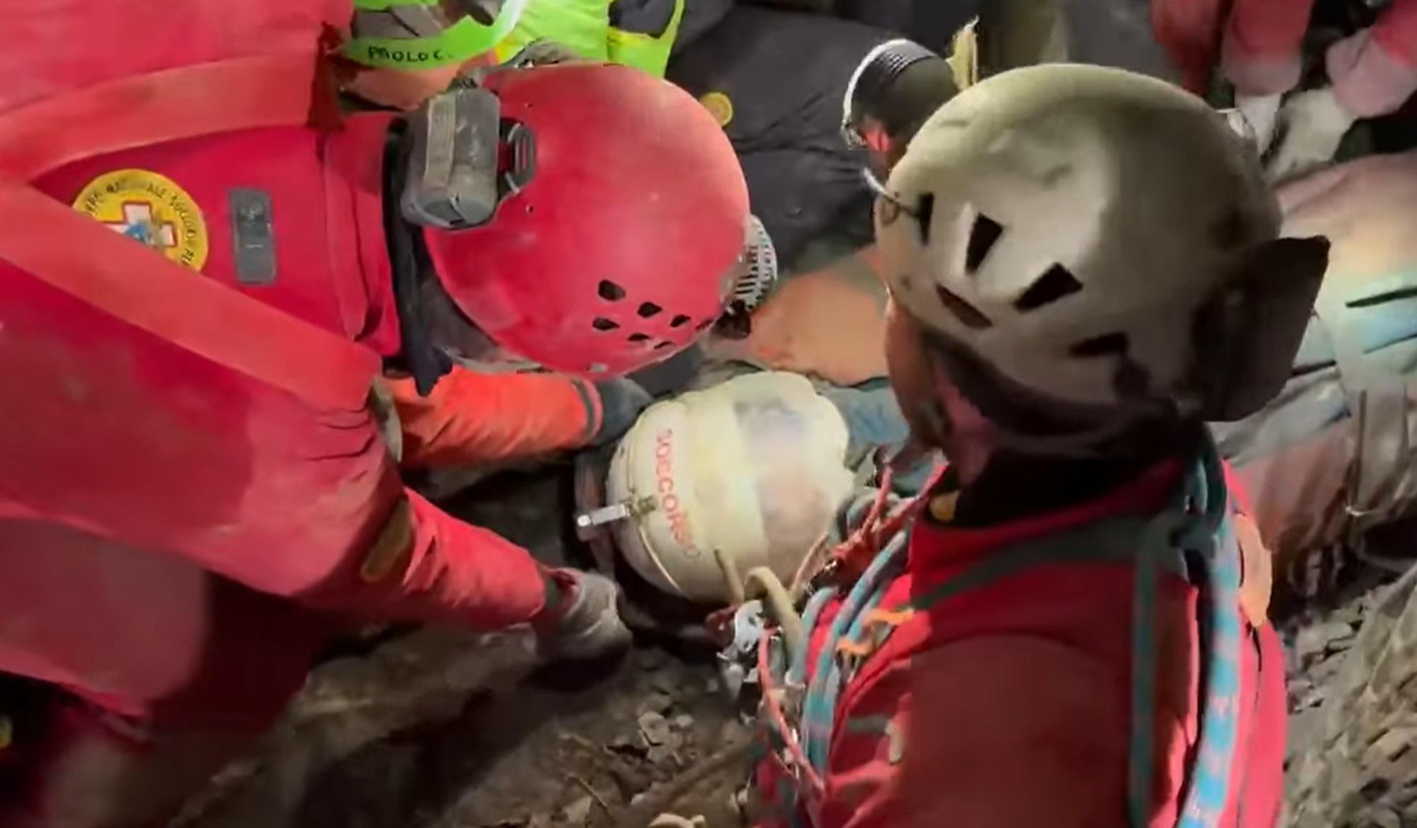 La speleologa Ottavia Piana salvata: soccorso concluso con successo nell