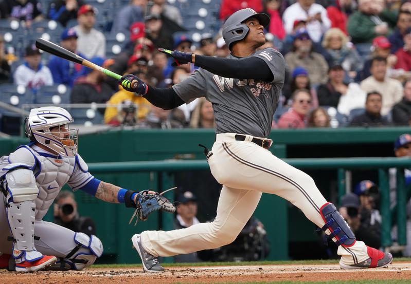 Juan Soto firma un contratto record da 765 milioni di dollari con i New York Mets