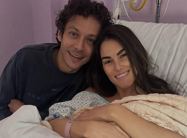 Valentino Rossi e Francesca Sofia Novello annunciano la nascita di Gabriella, la loro seconda figlia