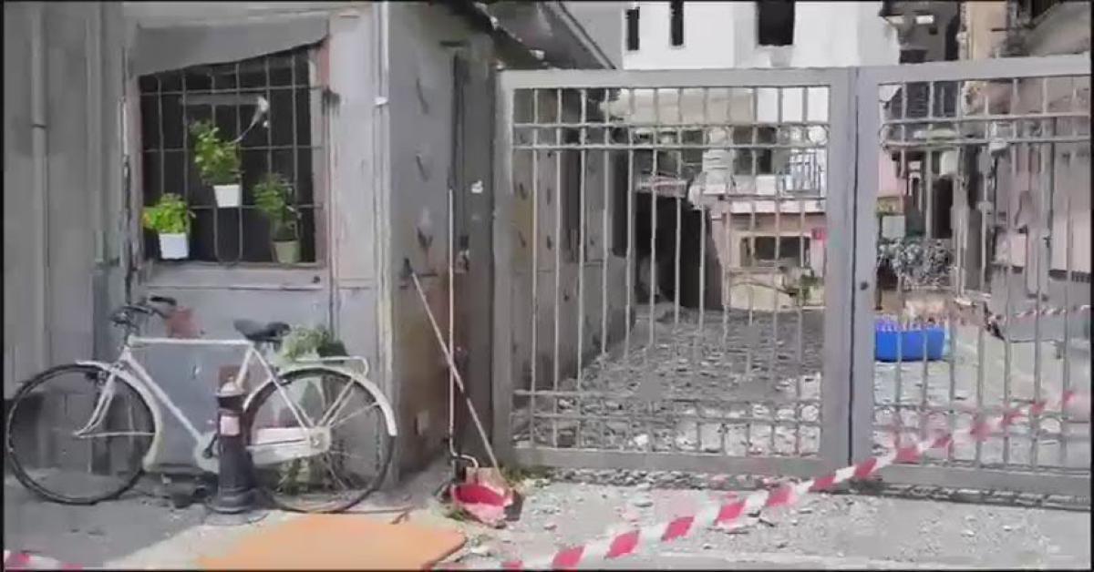Terremoto Campi Flegrei - palazzi sgomberati dopo le scosse - Video