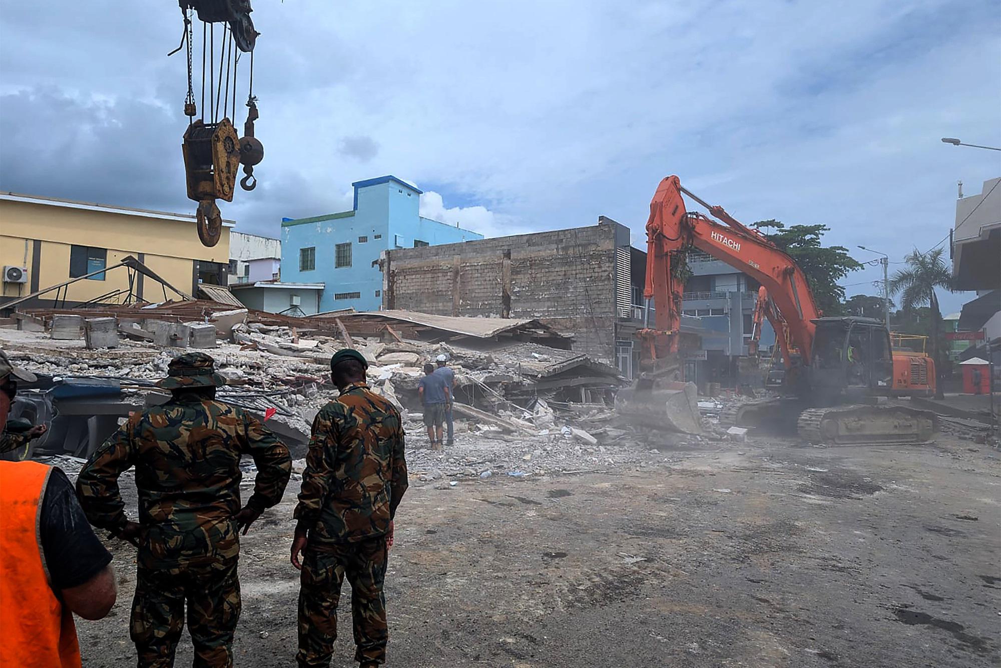  Terremoto a Vanuatu, almeno 14 morti e oltre 200 feriti dopo scosse di magnitudo 7.3