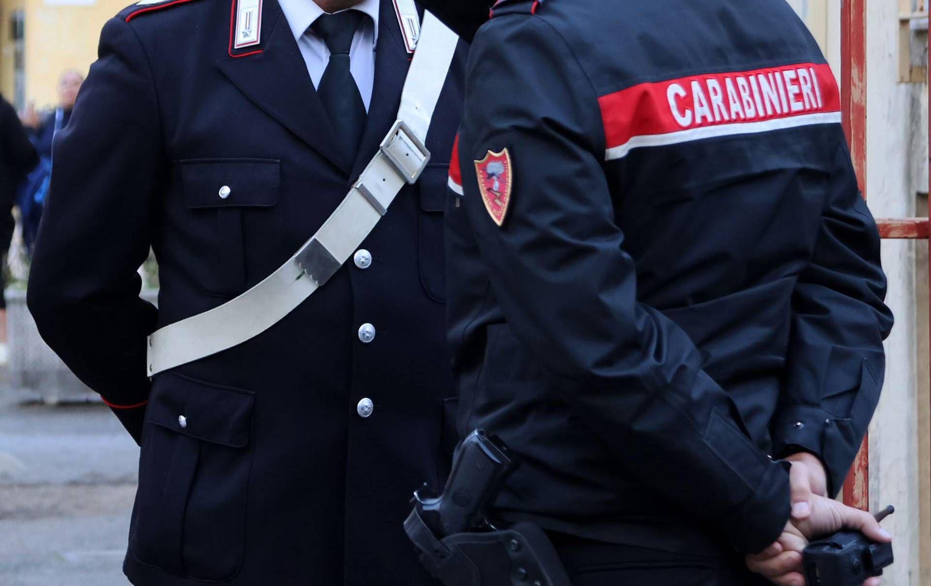 Pistoia: 19enne arrestato per tentato omicidio dopo aggressione con bottiglia