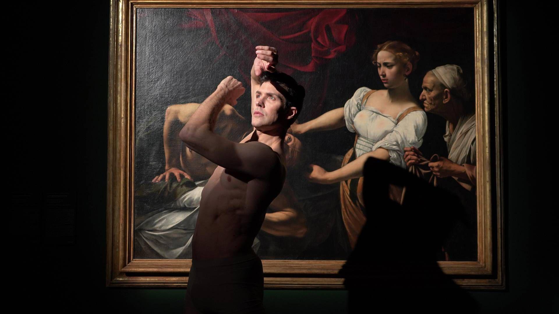 Roberto Bolle danza tra i capolavori di Caravaggio a Palazzo Barberini