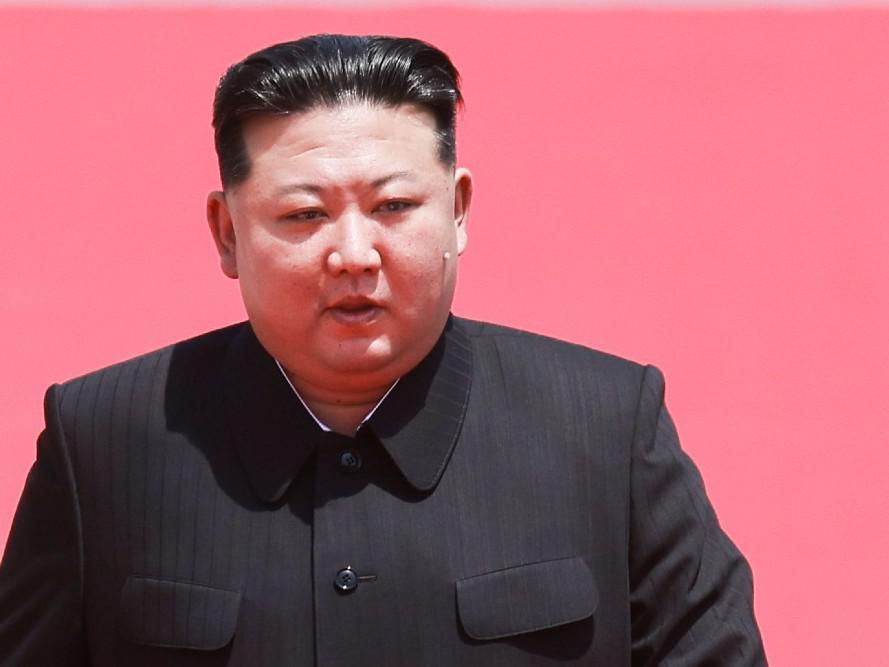 Corea del Nord: Kim Jong-un ordina preparativi di guerra e produzione di droni suicidi