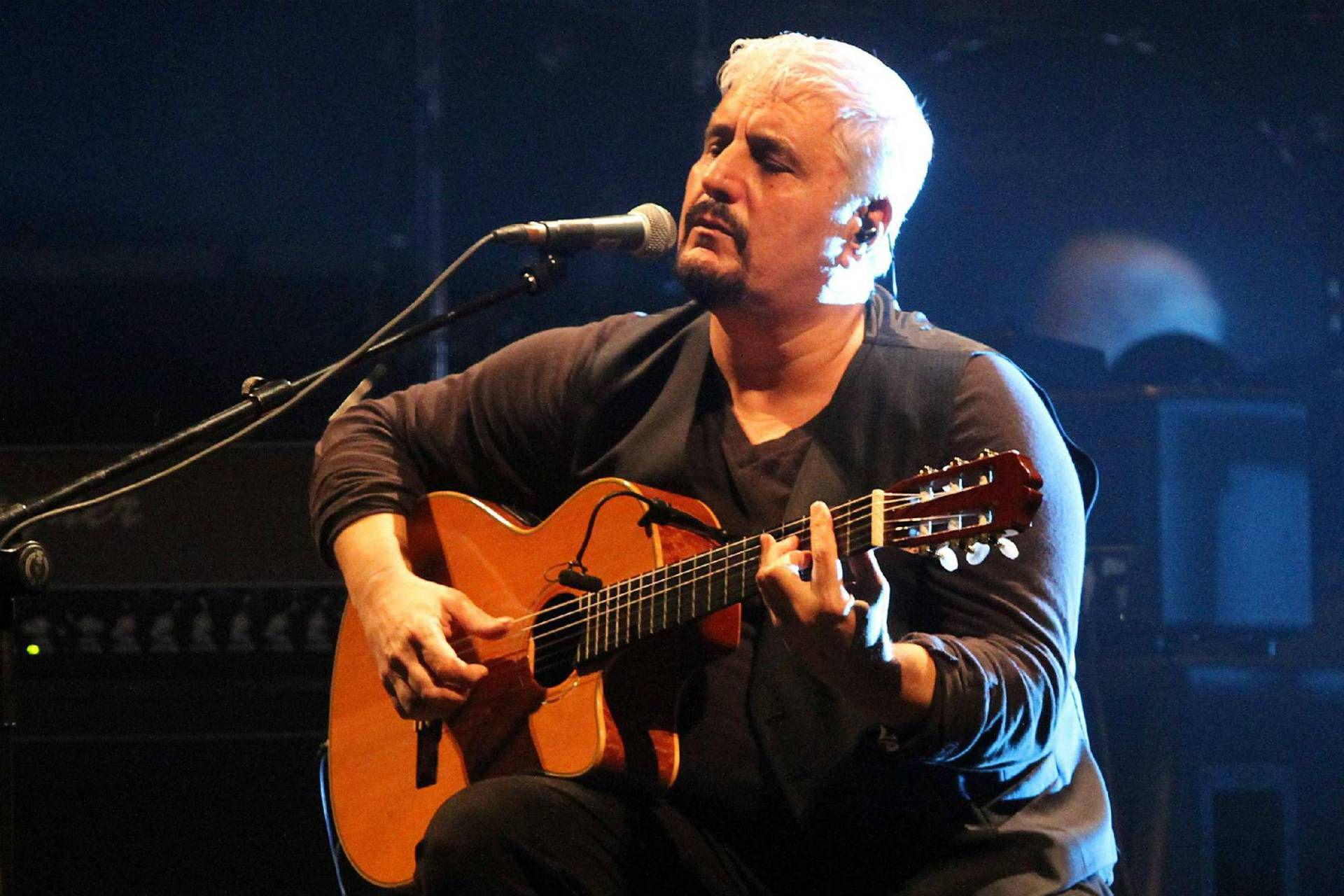 Napoli celebra Pino Daniele nel giorno del suo 70º compleanno con un concerto tributo