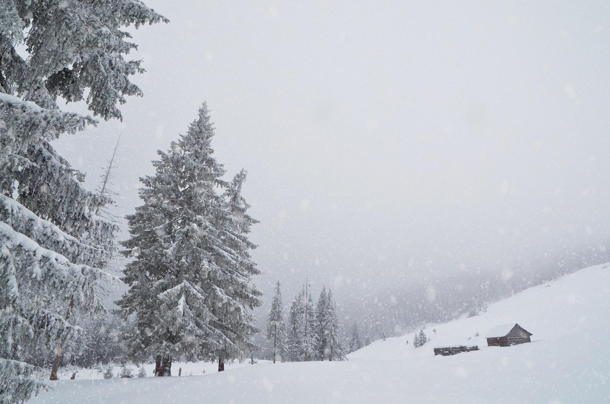 Previsioni meteo: vigilia di Natale con neve a bassa quota e venti forti su tre regioni