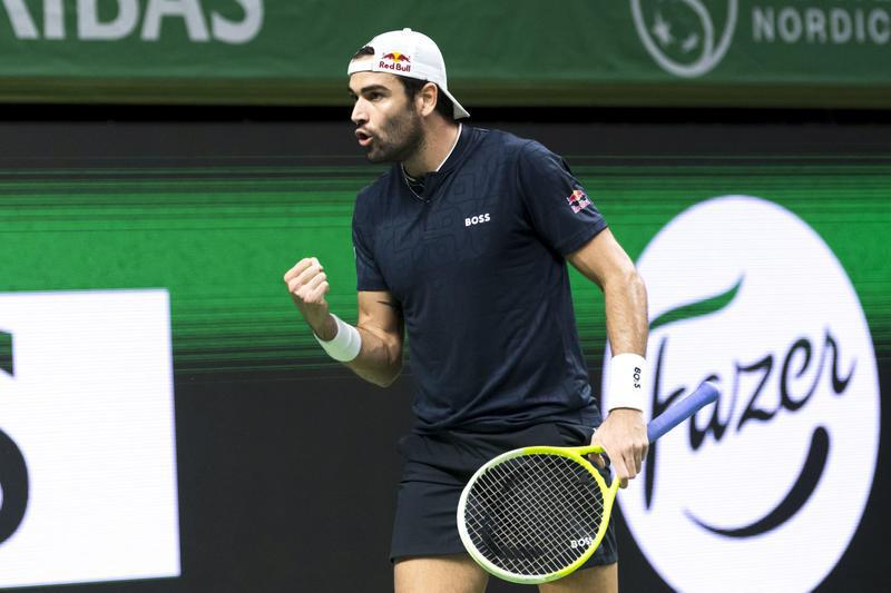 Tennis: Berrettini supera Fucsovics a Vienna, Arnaldi eliminato a Basilea