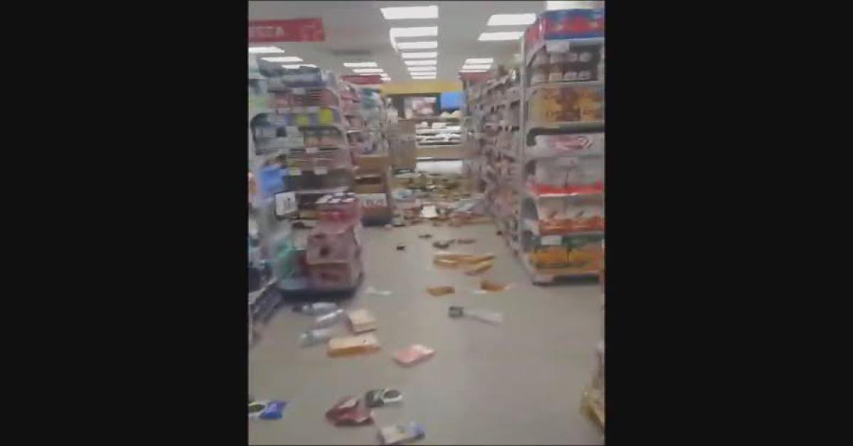 Terremoto Campi Flegrei - caos al supermercato: Andiamo via - Video